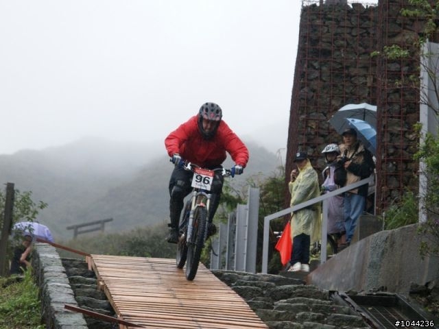 2011/01/08 Specialized 黃金小鎮精英下坡賽 照片