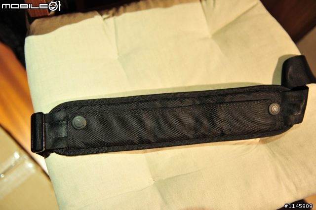 [宅男救星] Booq Cobra Brief L 電腦包