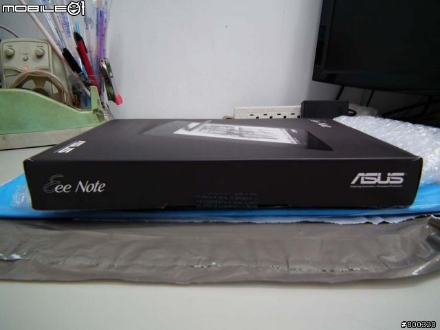 [開箱] 真的只是個筆記本 - ASUS Eee Note EA800 單純開箱分享