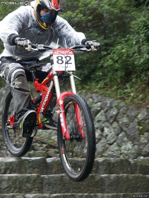2011/01/08 Specialized 黃金小鎮精英下坡賽 照片
