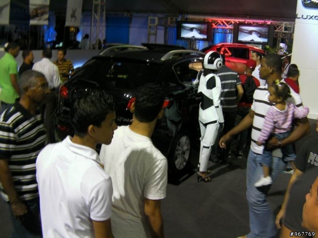 （1/4車頭燈照片更新）「這是來自我故鄉台灣的車子」：轉載一位參與多明尼加車展的工作人員心得