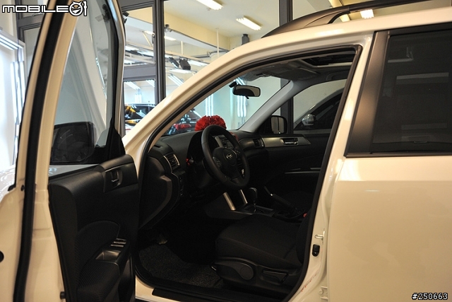 [開箱] 遲來的開箱 2011 Forester 2.0