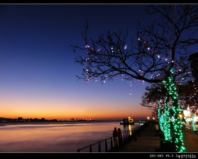 2010年最後一次以及2011年第一天的淡水夕照（使用相機HX5）