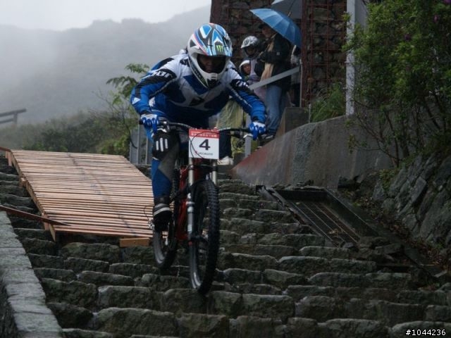 2011/01/08 Specialized 黃金小鎮精英下坡賽 照片