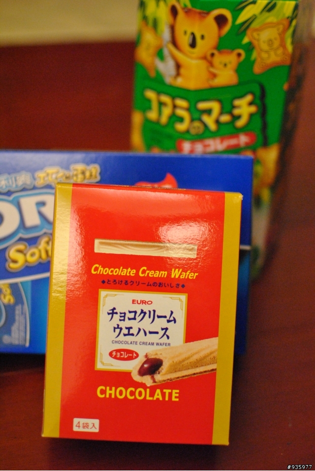 洗酒杯時破掉...(新增)一小堆零食(有圖) 來看看有沒有吃過