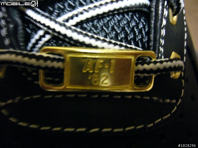 (開箱文)NIKE Air Force 1(有金牌的喔)
