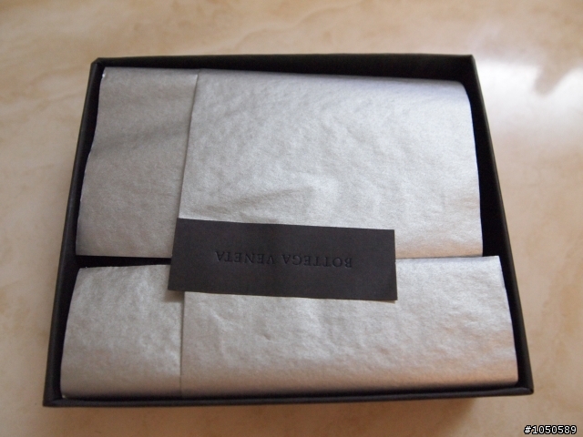 Bottega Veneta 藍色短夾 第一彈
