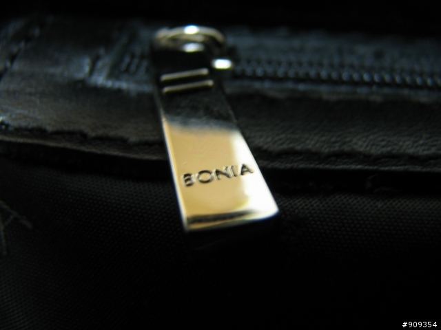 【分享】BONIA側背包