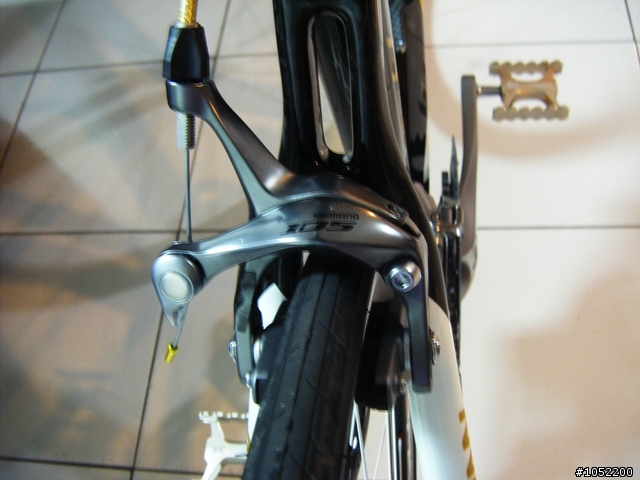 [分享]AXMAN R11 黑金 碳纖維公路車 (2/17新增AMAIN T. RD40SL鋁合金板輪)