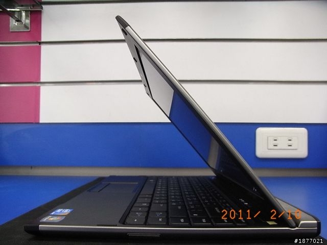 [不專業開箱文]輕薄筆電機種 DELL V130