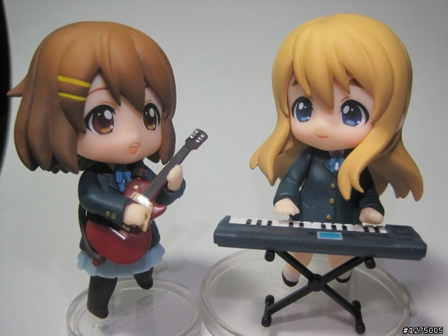 [開箱]就愛小黏土人之 K-ON! 輕音部 五人集合(同場加映V家溝來亂~~~)