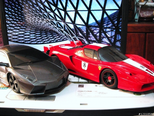 平價的實車比例遙控車- 1/18 Ferrari FXX part2
