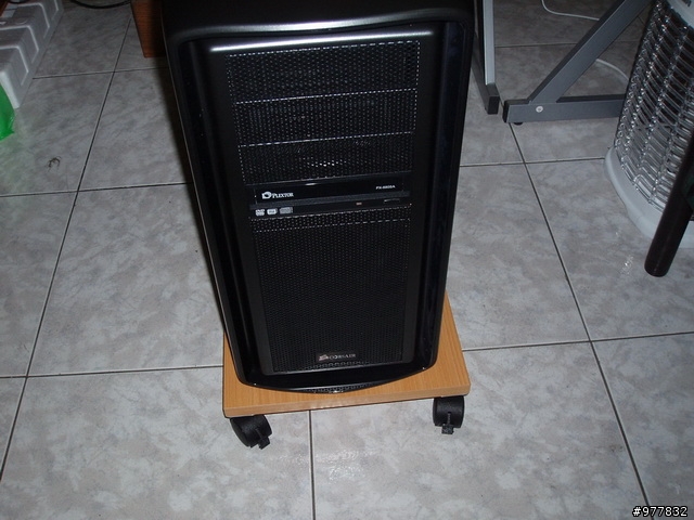 [純開箱]過完年 幫電腦換個新家 流線胖寶貝 Corsair 600T