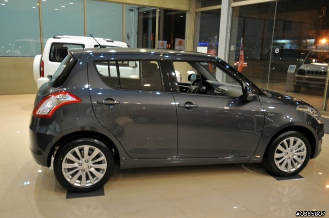 燒滾滾的all new suzuki swift 新車照
