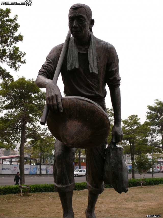 【小品】台中市區''豐樂雕塑公園''任意跑