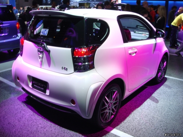 [車展]2011 芝加哥車展 Live 圖(超)多請耐心等待~