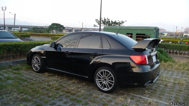黑色 2011 STI Sedan 簡易開箱