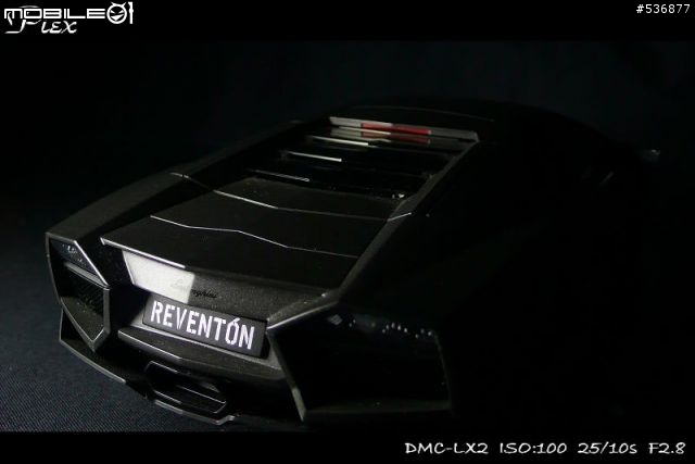 [1/18]地表上的戰鬥機 － Reventon