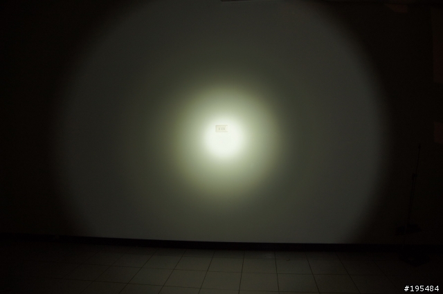 UltraFire C8 CREE XM-L T6 LED 入手
