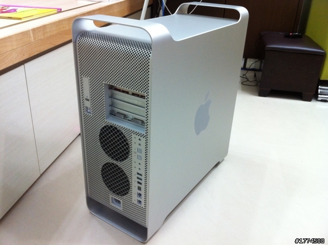 這台Apple電腦是什麼鬼?超重的..