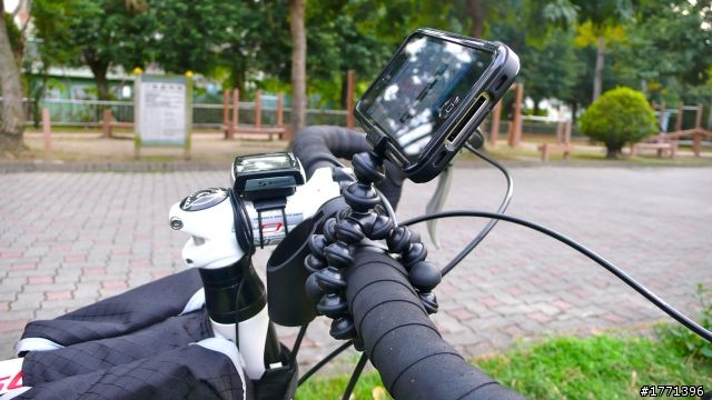 [分享] 保護殼與腳架及相機的完美結合 - Joby Gorillamobile for iPhone 4S