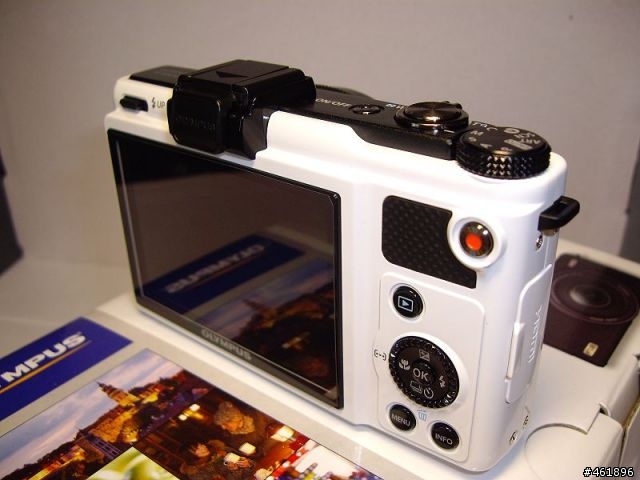 [開箱] OLYMPUS XZ-1 白