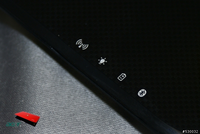 我把 Acer Ferrari One 當作藝術收藏品 ...