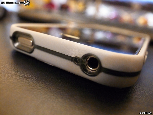 [分享] aprolink For iPhone4 夜光背蓋~