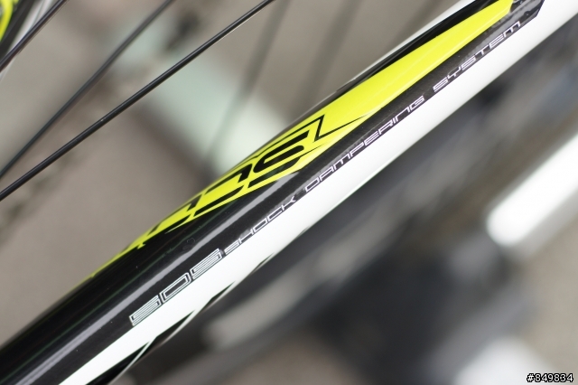 [7.3kg] 閃電CR1 SCOTT 碳纖公路車登場。
