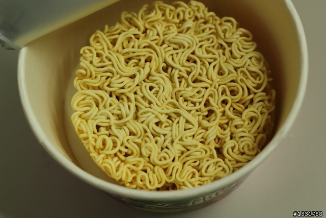 可以來個泡麵開箱文嗎?