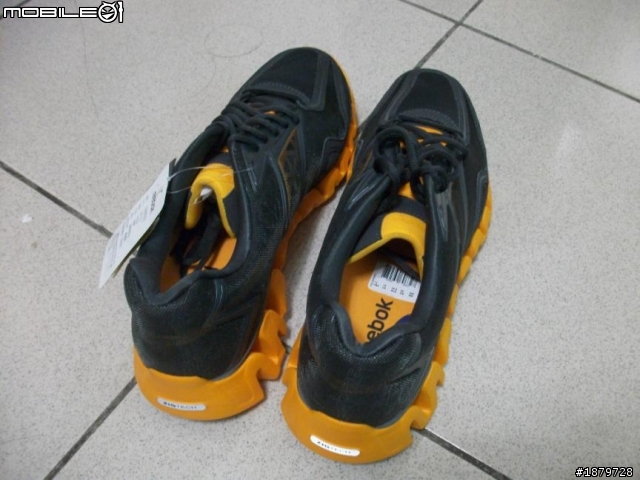 一雙可以極速奔馳的翅膀!!Reebok zigtech 開箱分享~