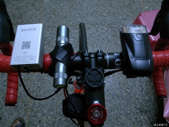 BAOCH B3 開箱+不知名槍燈+RS3