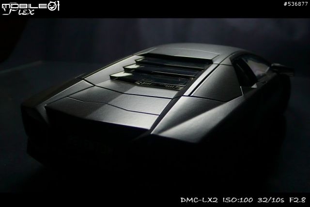 [1/18]地表上的戰鬥機 － Reventon