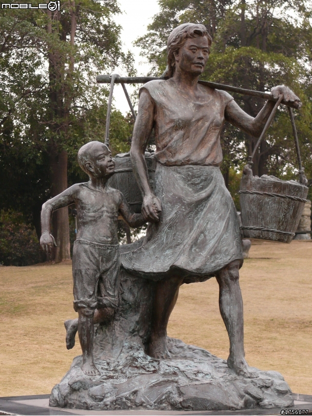 【小品】台中市區''豐樂雕塑公園''任意跑