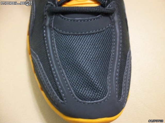 一雙可以極速奔馳的翅膀!!Reebok zigtech 開箱分享~