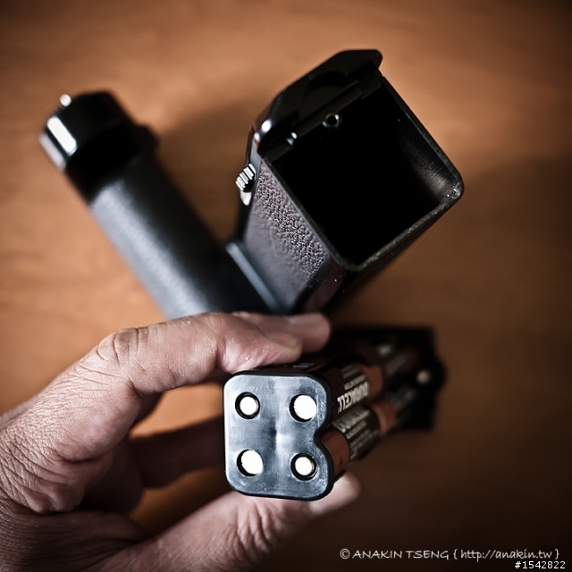「好一條奪命香雞腿」-Nikon MD-12 Motor Drive