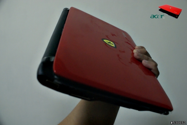 我把 Acer Ferrari One 當作藝術收藏品 ...