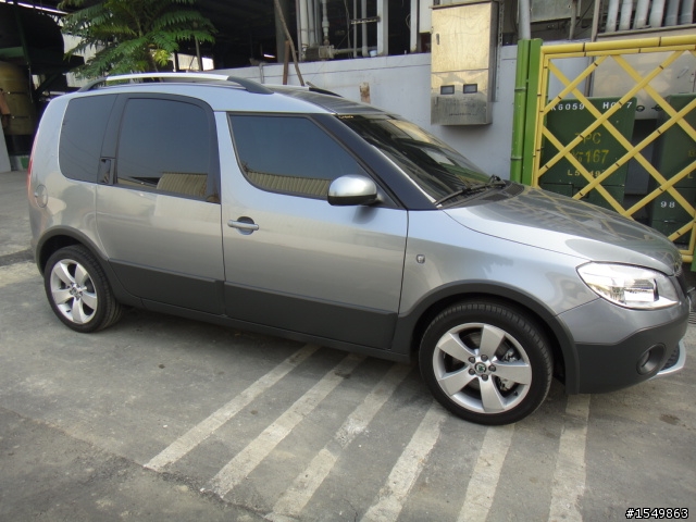 SKODA Roomster scout交車了....