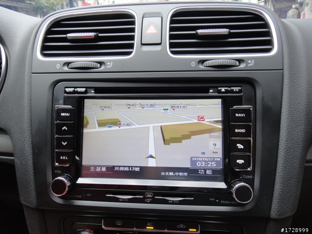 VW Golf 車上如何撥放影片?