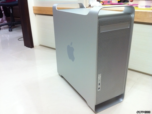 這台Apple電腦是什麼鬼?超重的..