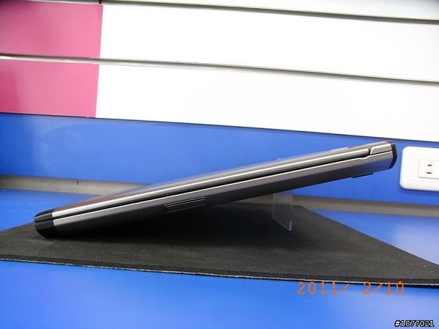[不專業開箱文]輕薄筆電機種 DELL V130