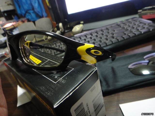 我的Oakley Livestrong STRAIGHT JACKET