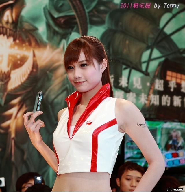 2011電玩展,暴多人的啊~~