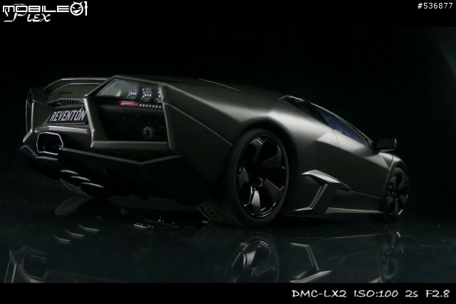 [1/18]地表上的戰鬥機 － Reventon