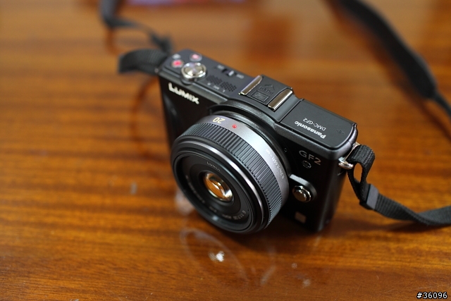 黑色GF2、20mm、原廠皮套分享