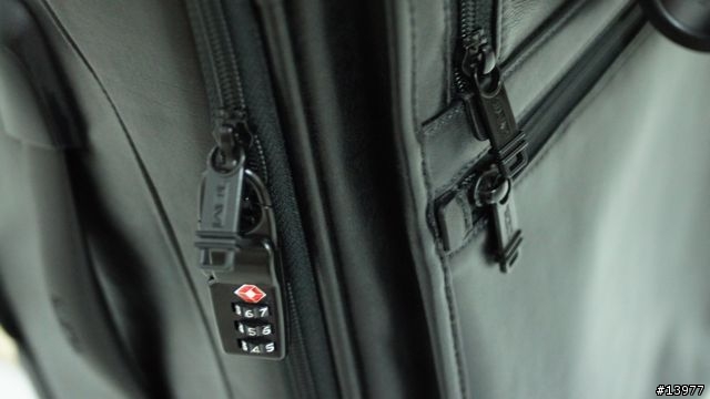低調奢華 TUMI 20” 登機箱