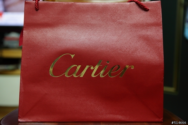 民國100年1月1日的台北101之願 -- Cartier "Trinity" 對戒