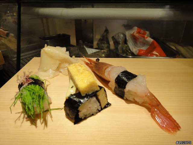 [日本][築地]這家壽司店很爛，13個壽司只給10個，大家不要去！