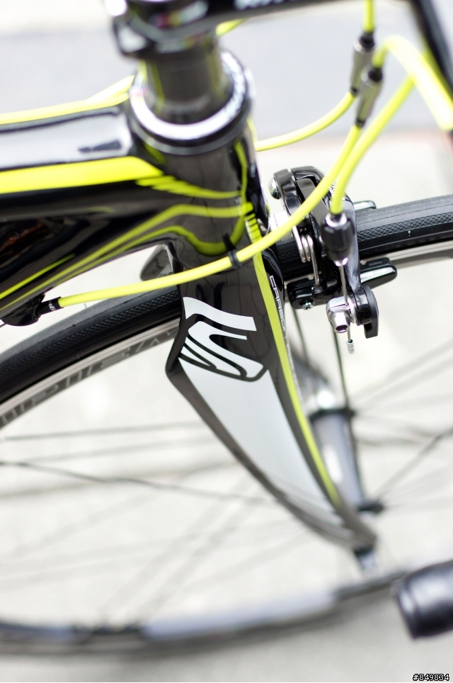 [7.3kg] 閃電CR1 SCOTT 碳纖公路車登場。