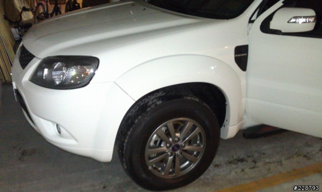 FORD ESCAPE 悍動限量版(白)小小分享